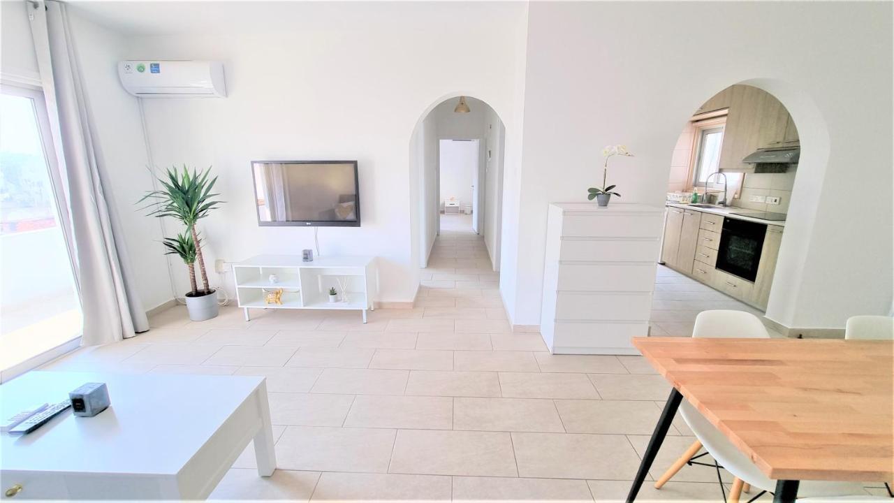 Spacious Lightflooded 2Br Apt / Near Center & Harbour Λάρνακα Εξωτερικό φωτογραφία